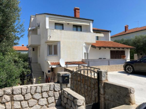Apartments with a parking space Losinj, Losinj - 23520